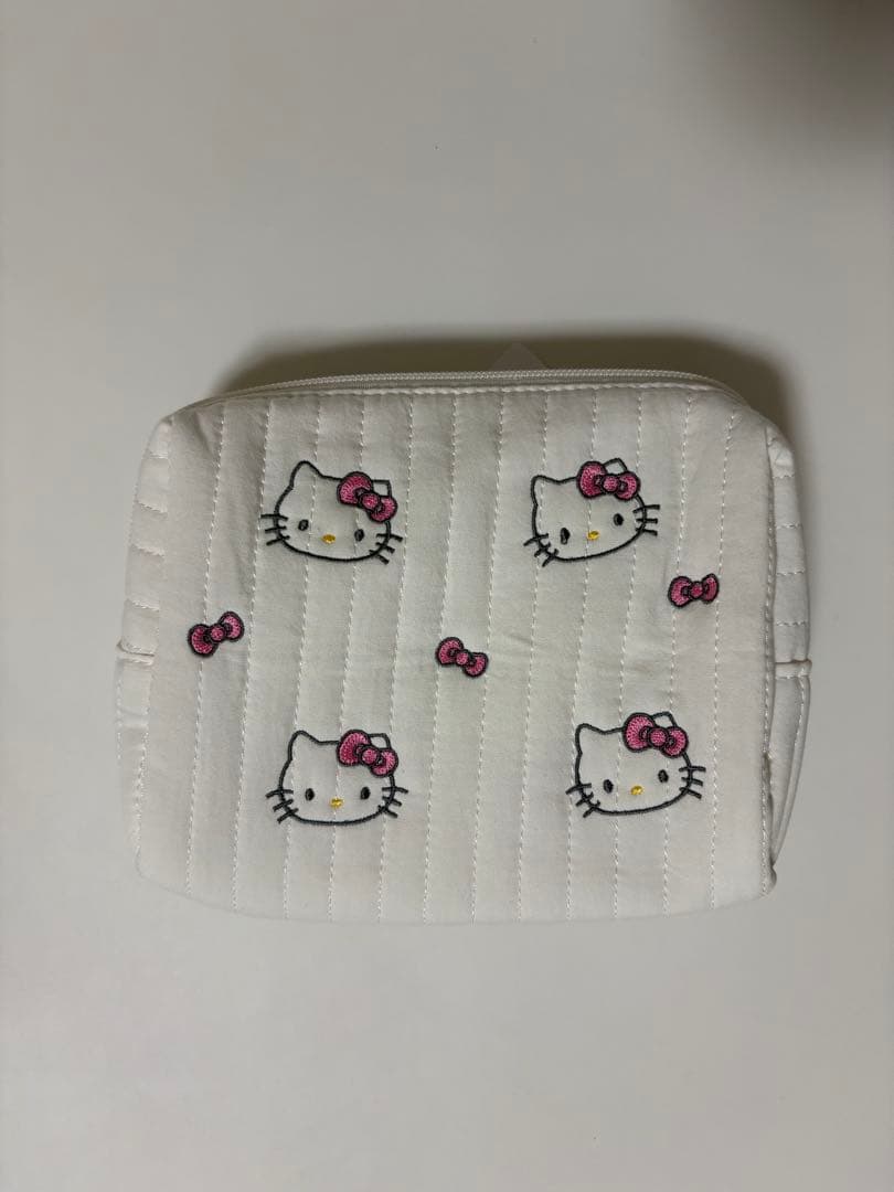 サンリオ　ハローキティ イブルトートバッグL　ポーチ　2点セット　西松屋