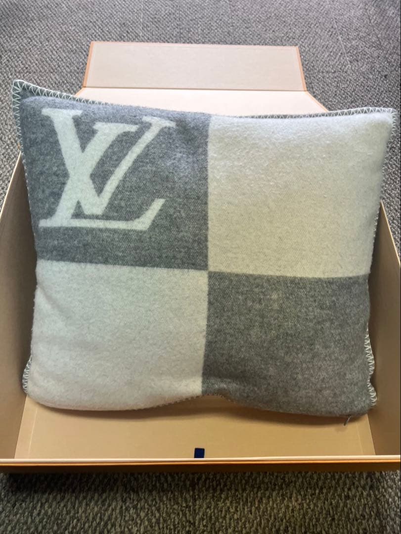 LOUIS VUITTON モノグラムフラワー クッション・LV チェックメイト