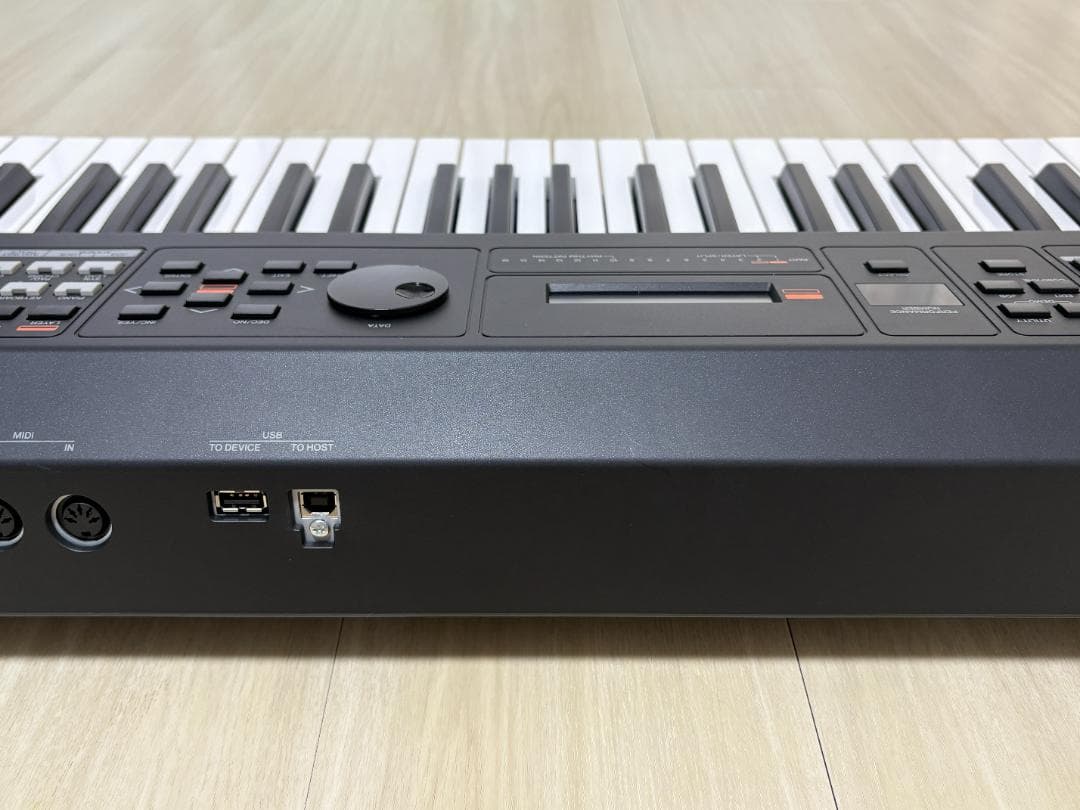 Yamaha MX61 シンセサイザー 61鍵