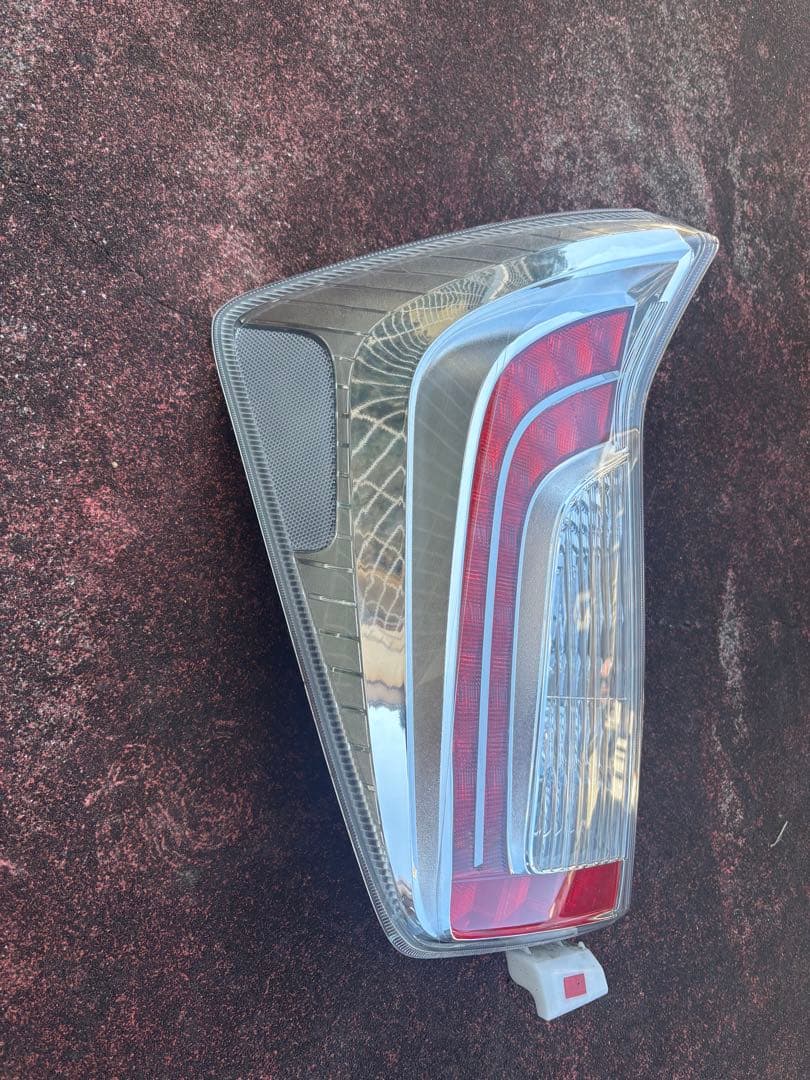 30プリウス 後期 純正 テールランプ 左右セット ZVW30
