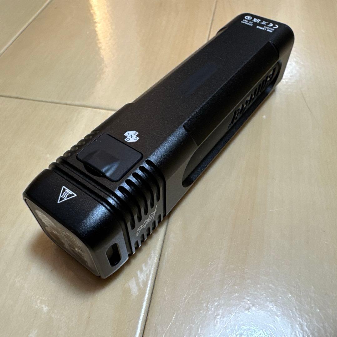 KNOG BLINDER 900 フロントバイクライト