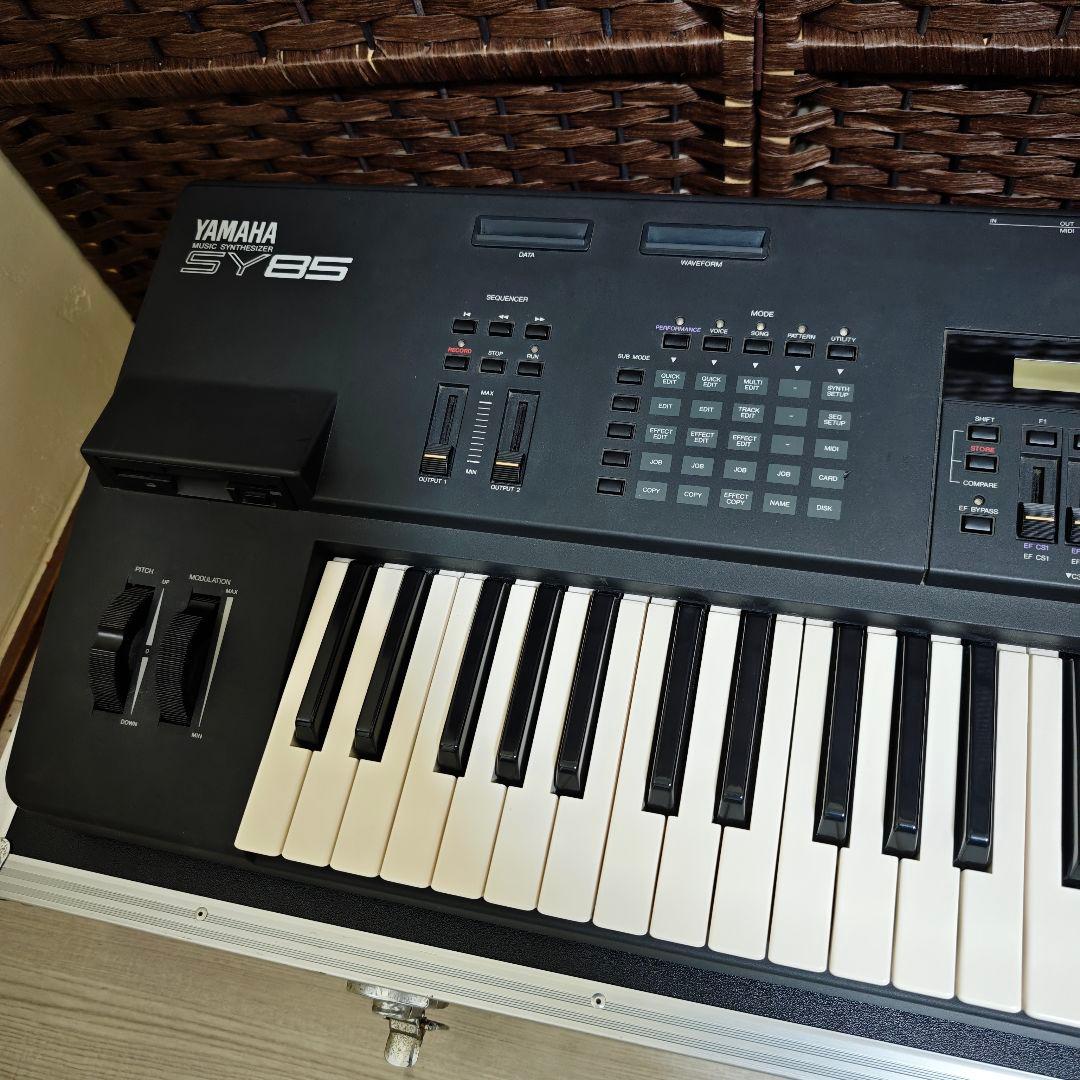 【完動品】YAMAHA ヤマハ SY85 シンセサイザー 61鍵 ハードケース付