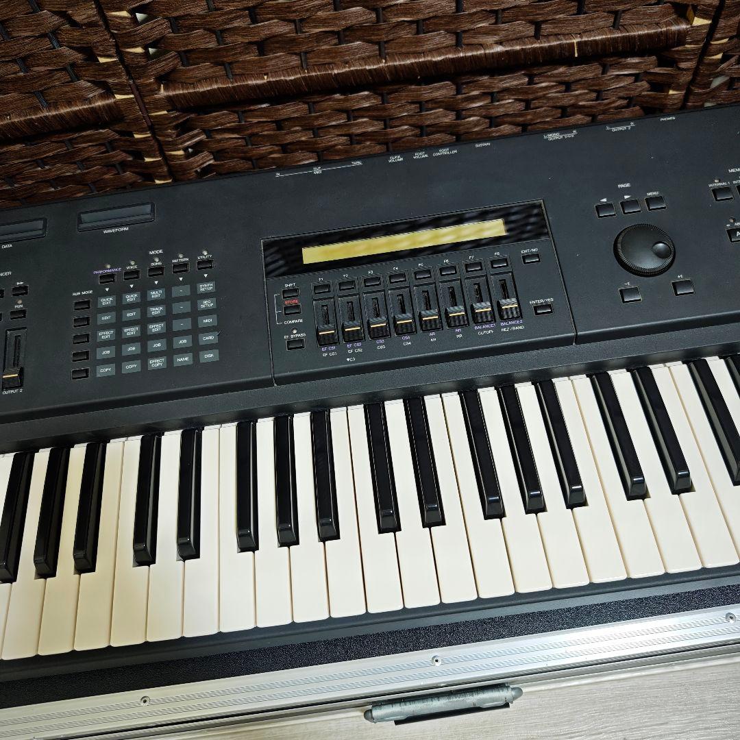 【完動品】YAMAHA ヤマハ SY85 シンセサイザー 61鍵 ハードケース付