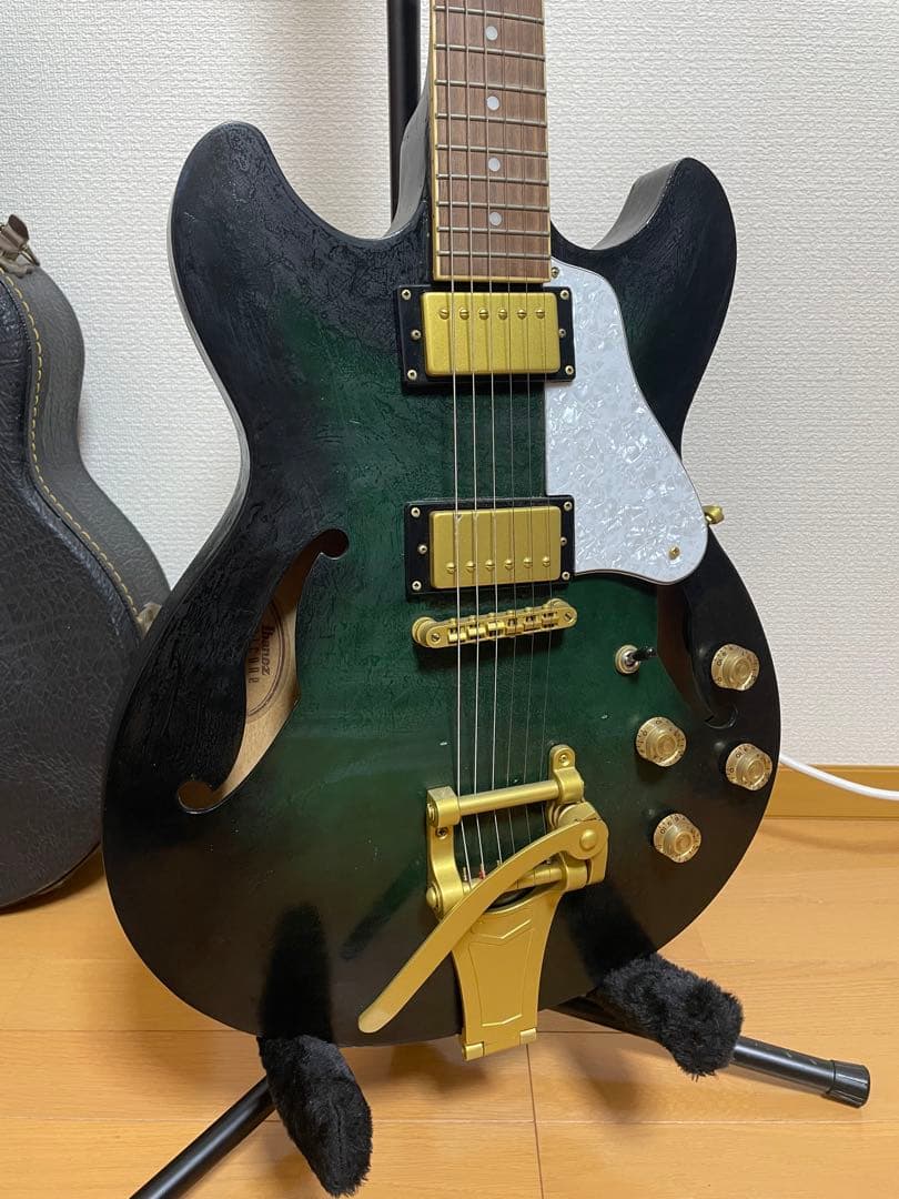 セミアコ エレキギター グラデーションブラックグリーン