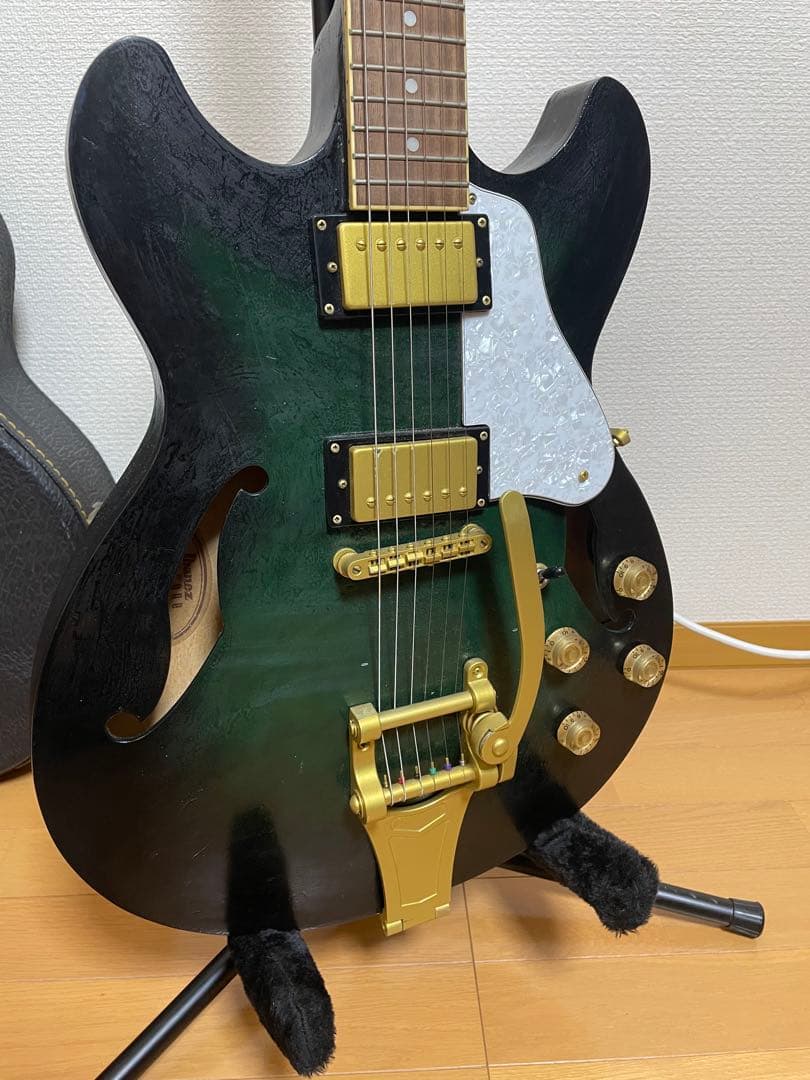 セミアコ エレキギター グラデーションブラックグリーン
