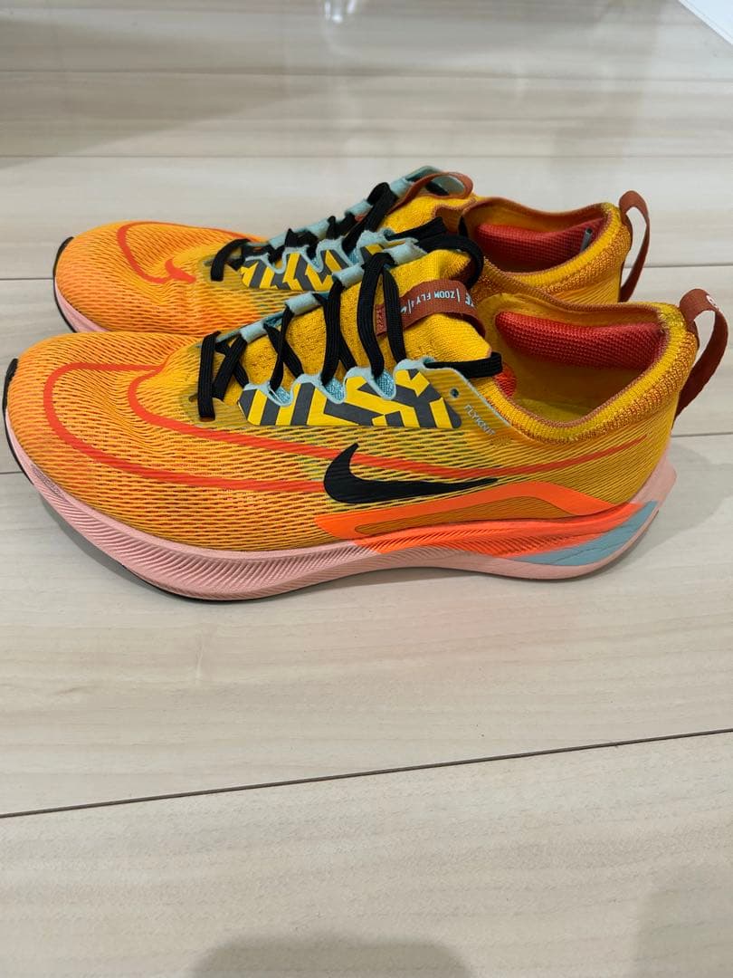 Nike ランニングシューズ ズームフライ4 25.5センチ
