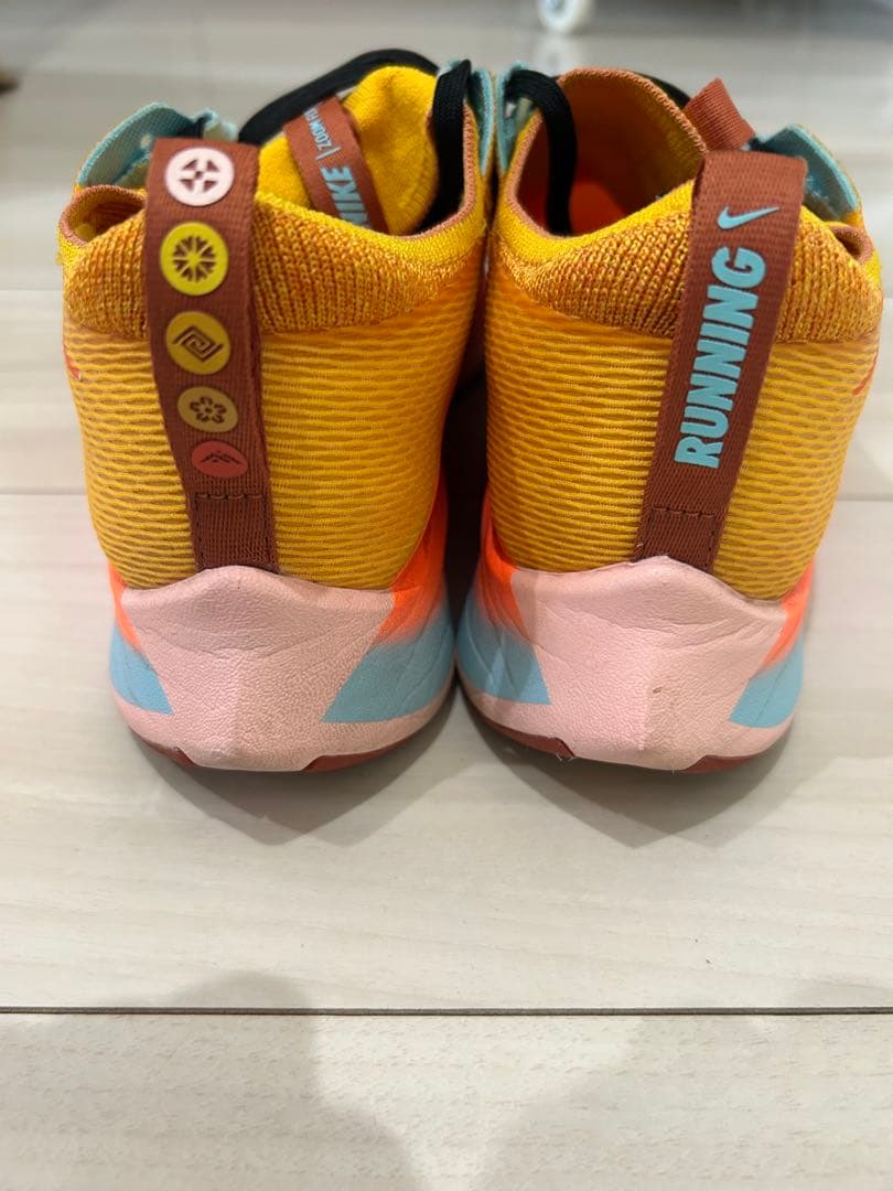 Nike ランニングシューズ ズームフライ4 25.5センチ