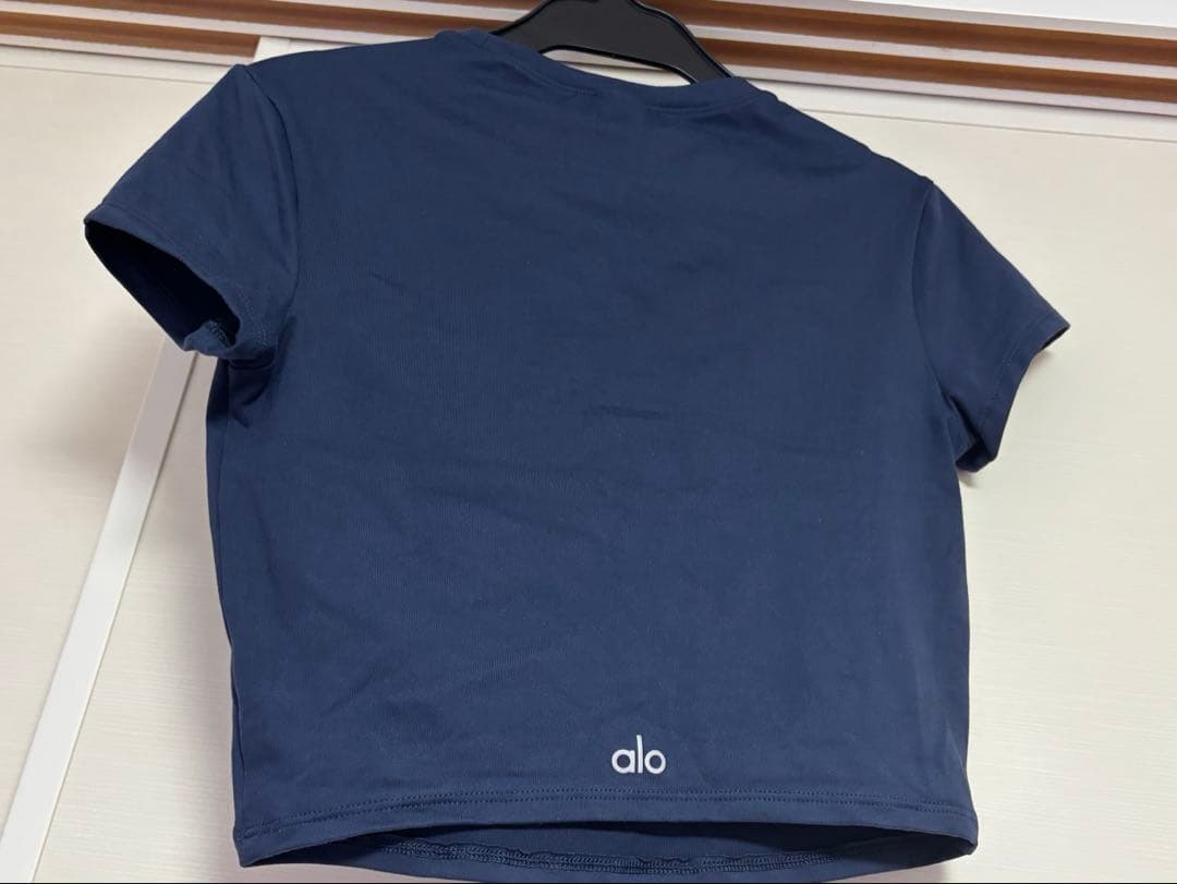 【新品未使用alo soft crop finesse short sleeve