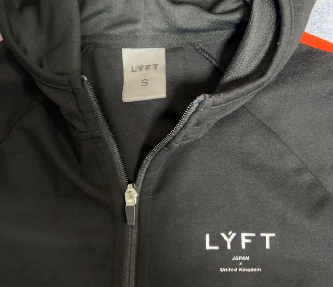 完売品　LYFT リフト　パーカー