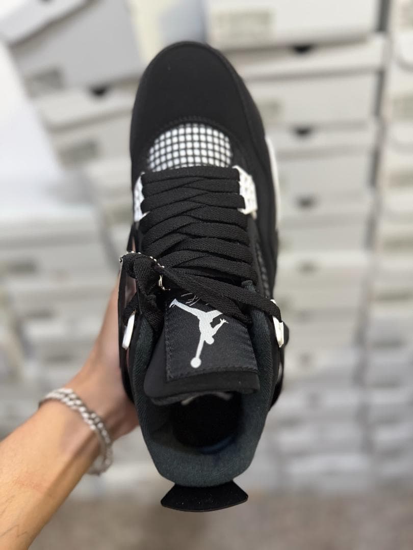 Jordan Air Jordan 4 ブラック/ホワイト