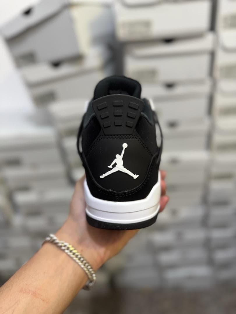 Jordan Air Jordan 4 ブラック/ホワイト