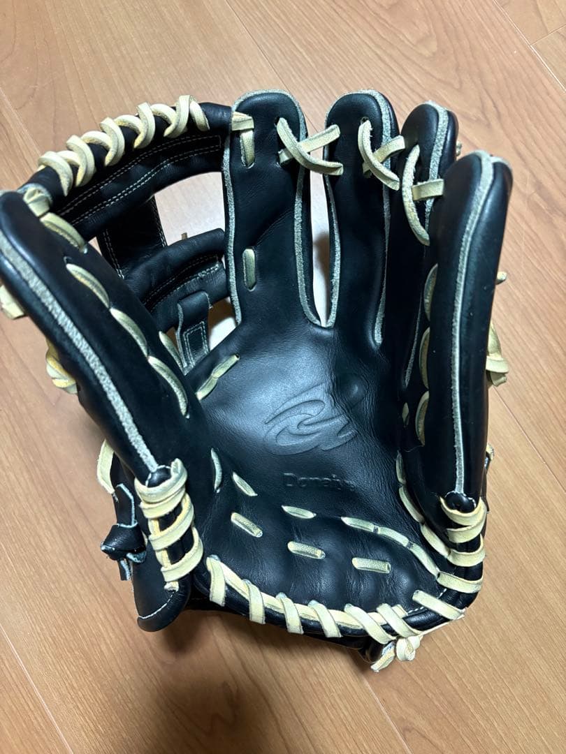 ドナイヤ内野手用軟式グローブ