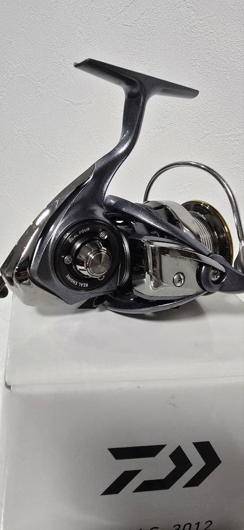 DAIWA 15LUVIAS 3012 15ルビアススピニングリール