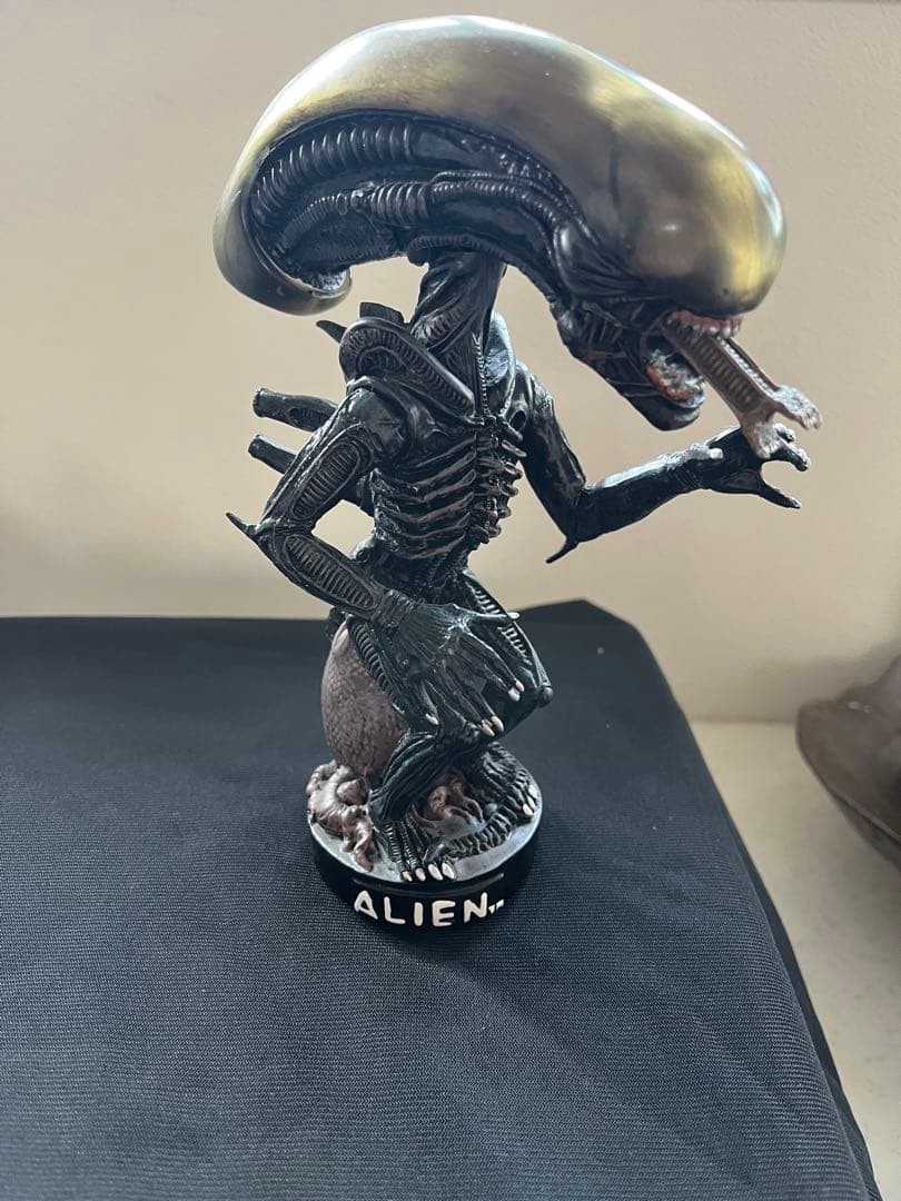 ALIEN エイリアンフィギュア
