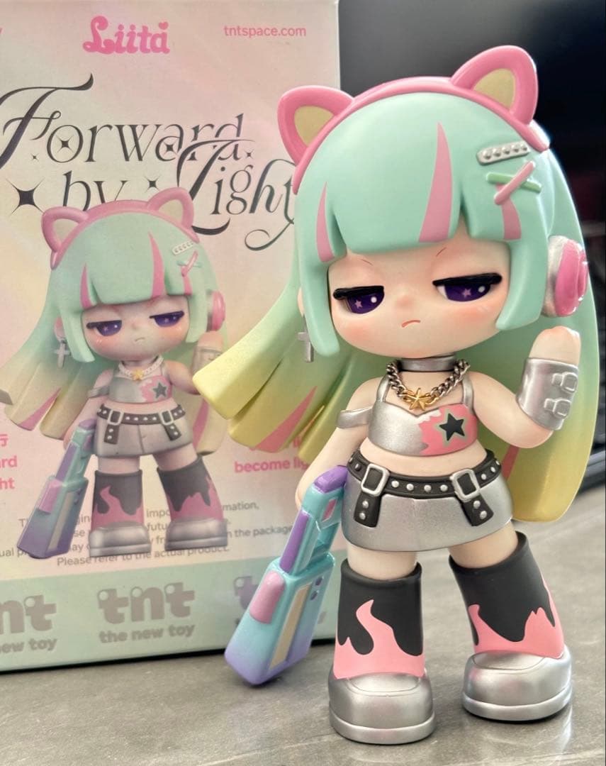 Liita forward by light futureフィギュア