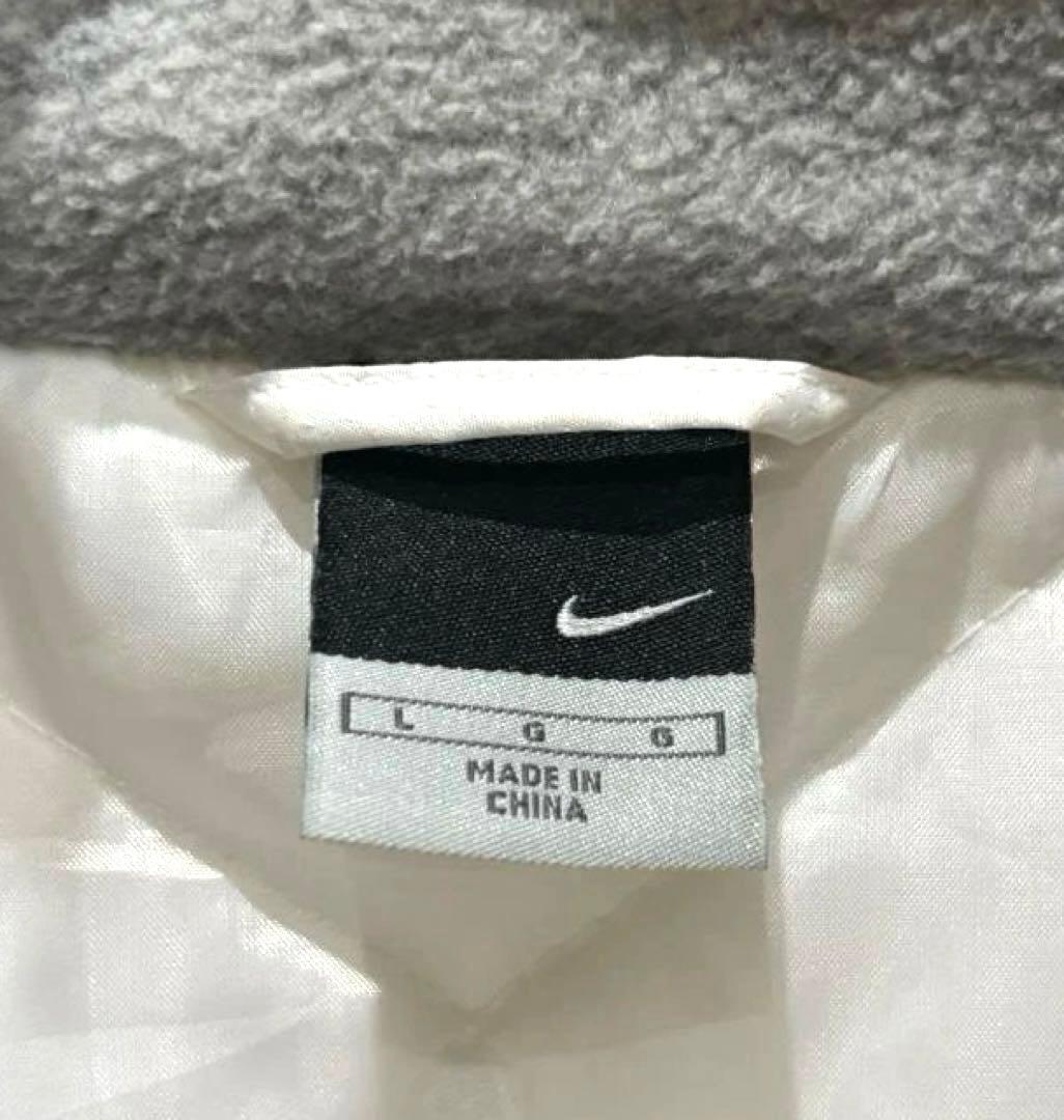 ほぼ未使用NIKEナイキフード付きベンチコートホワイト