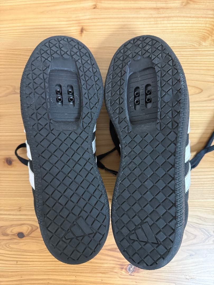 ウェア adidas VELOSAMBA MADE WITH NATURE 25.5
