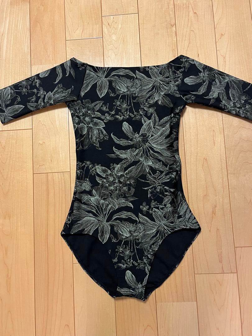 シルフィーヌ 新品 花柄オフショルダーレオタード