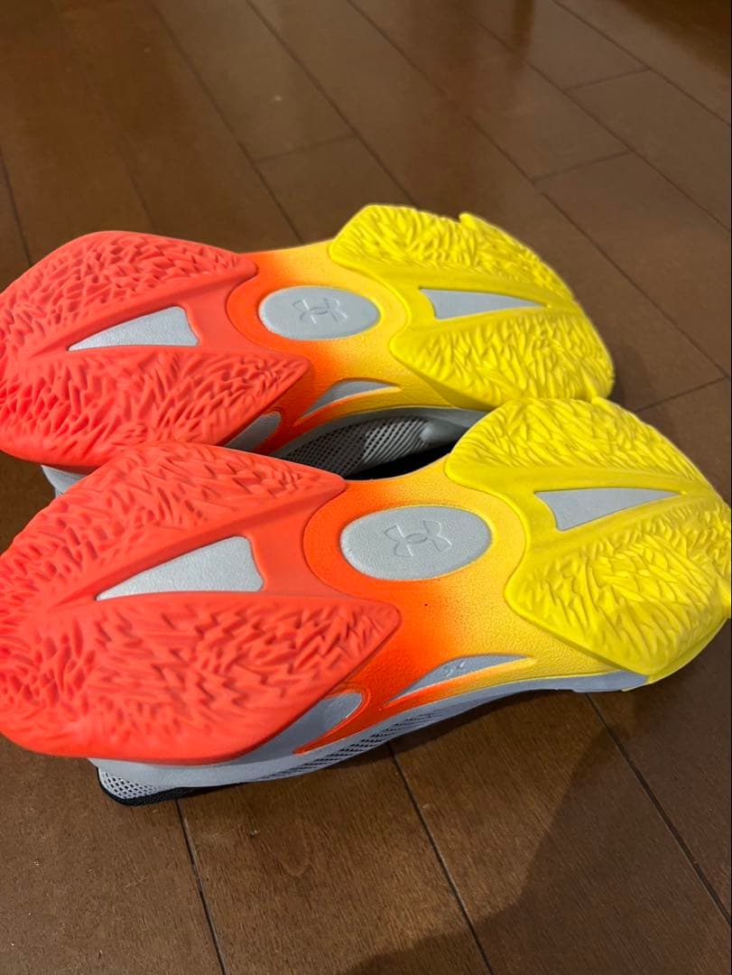 美品　Curry シリーズ7 バスケットボールシューズ シルバー