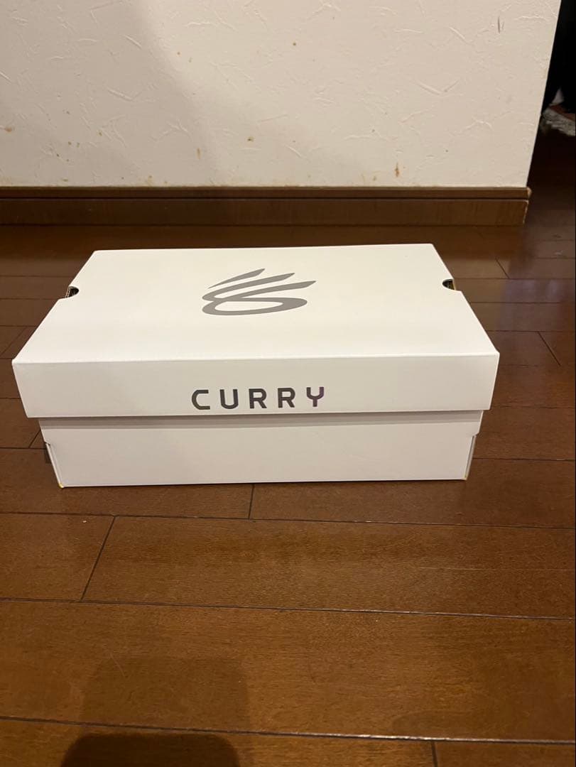 美品　Curry シリーズ7 バスケットボールシューズ シルバー