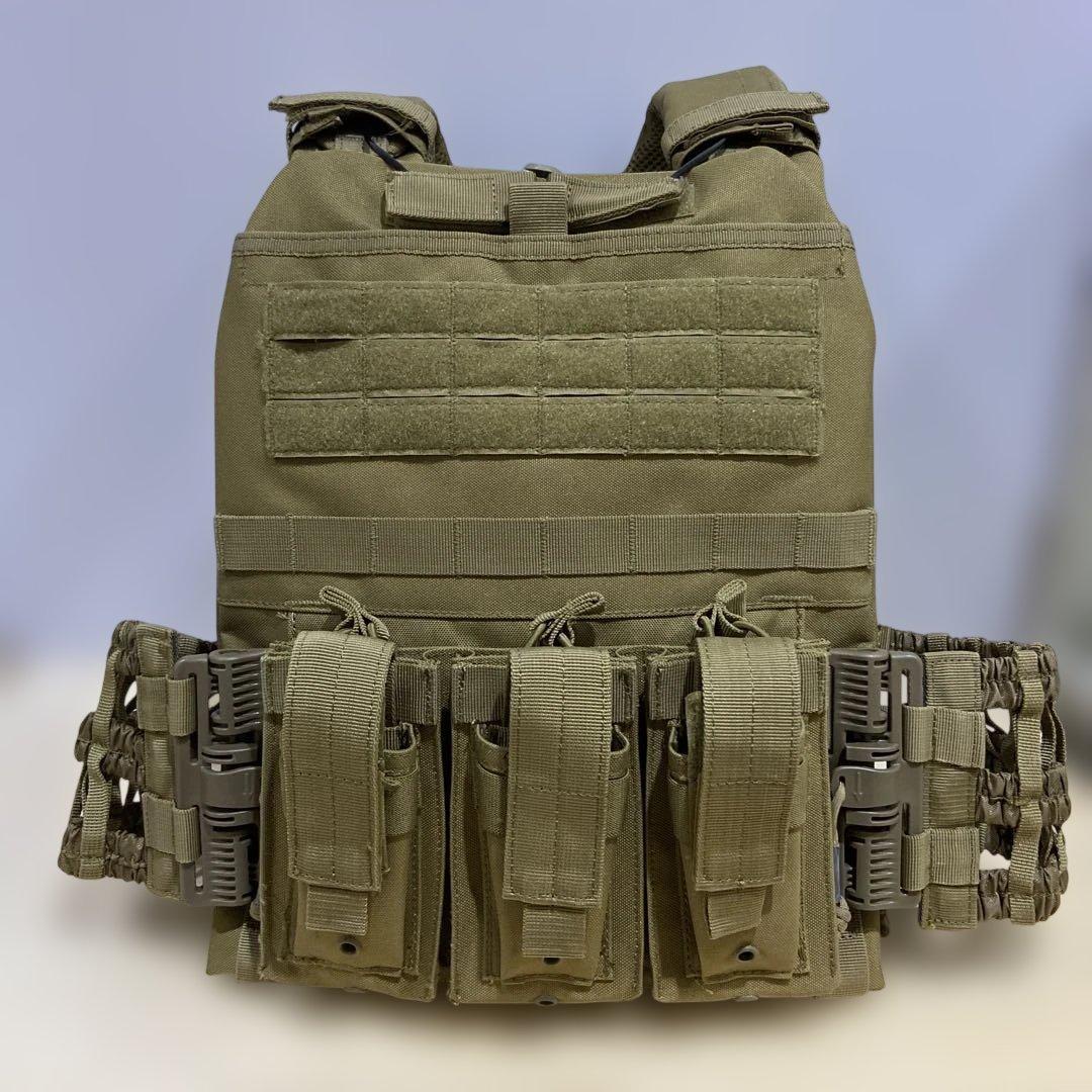 【メーカー不明】プレートキャリア モールシステム　マガジンポーチ付き
