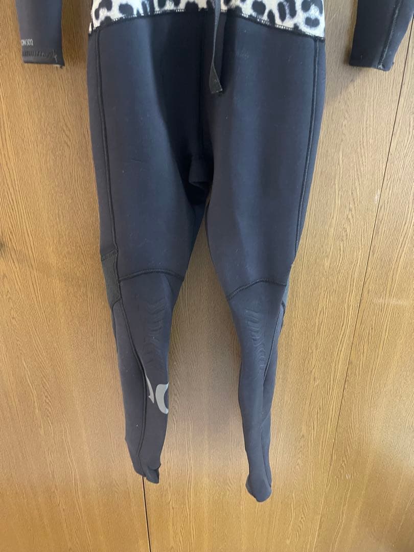 Hurley ウェットスーツ 黒 ヒョウ柄