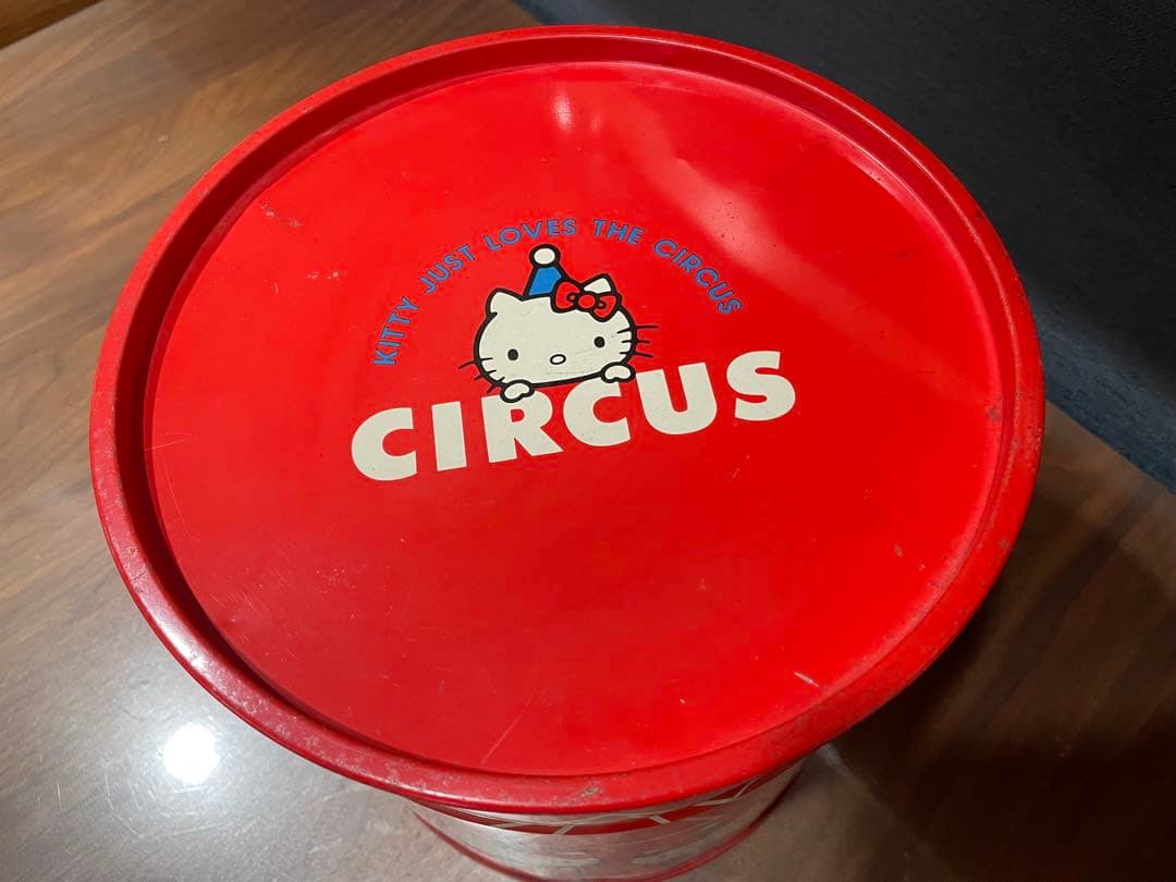 1976 昭和レトロ ハローキティ サンリオ ペール缶 ドラム缶 椅子 収納