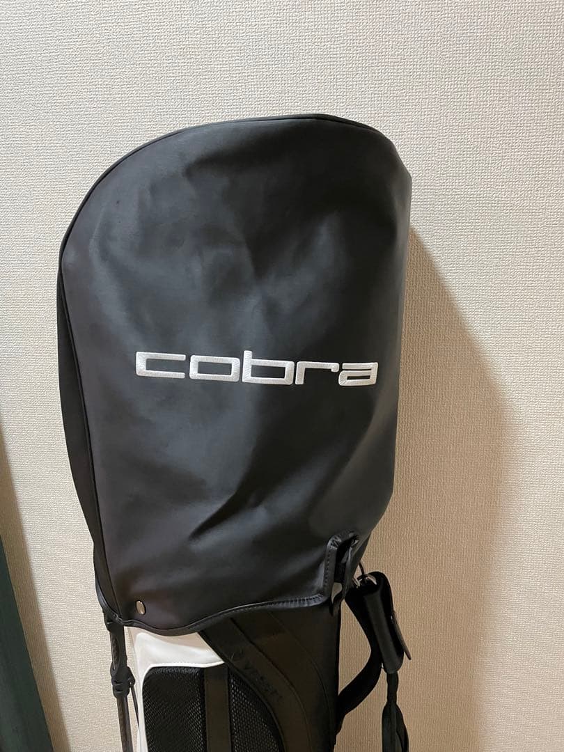 Cobra フード付きキャディバッグ ブラック/ホワイト