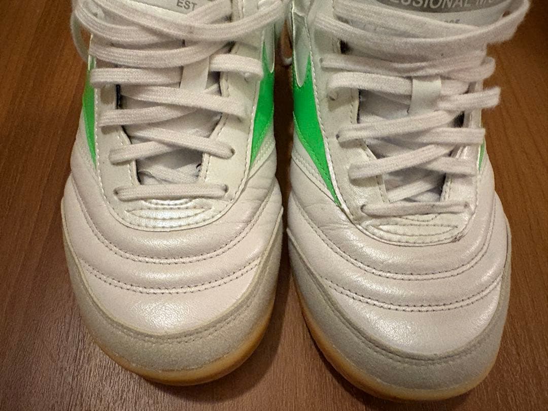 ミズノ24.5 モレリア サラ エリート イン SALA ELITE IN
