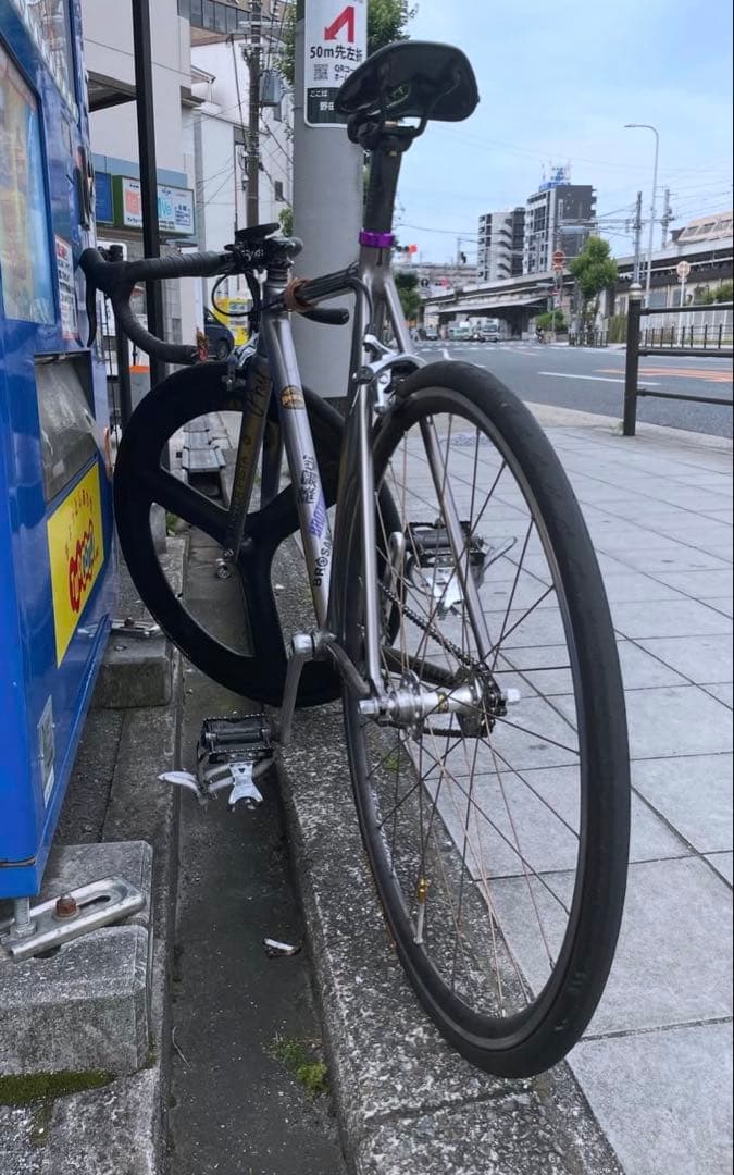 BROTOURES T3 片面グラフィティデザイン仕様　カーボンバトンホイール