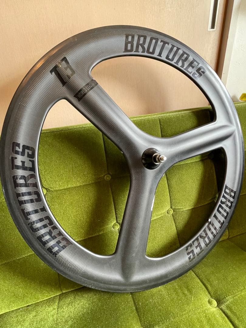 BROTOURES T3 片面グラフィティデザイン仕様　カーボンバトンホイール