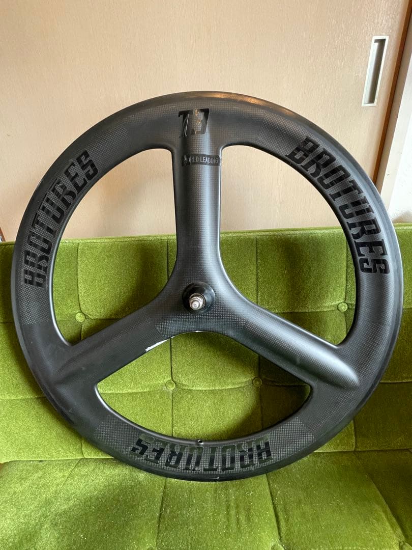 BROTOURES T3 片面グラフィティデザイン仕様　カーボンバトンホイール