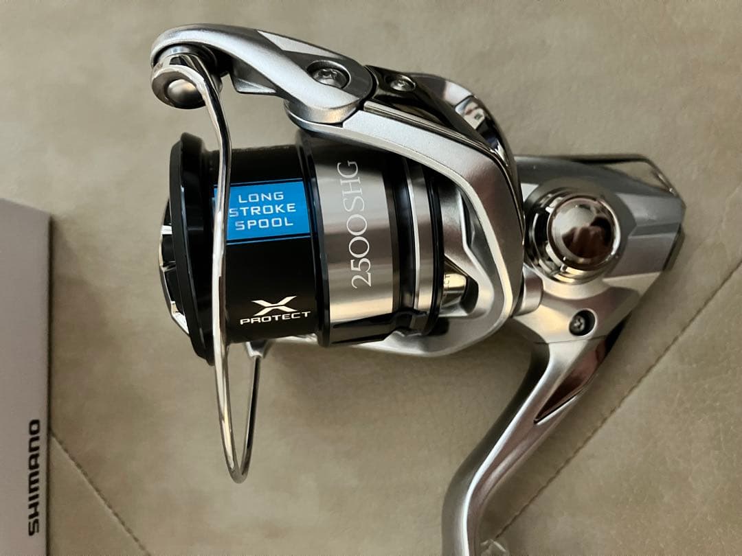 SHIMANO STRADIC 2500SHG リール