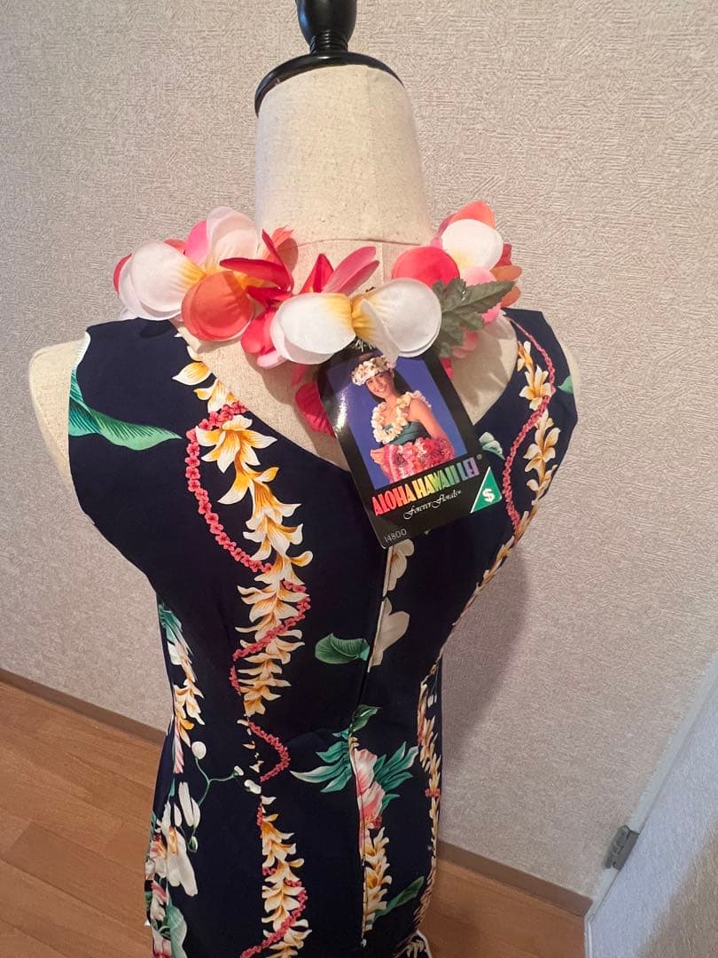 【未使用】ハワイアンドレス(ムームー ) 花柄ネイビーマーメイドラインドレス