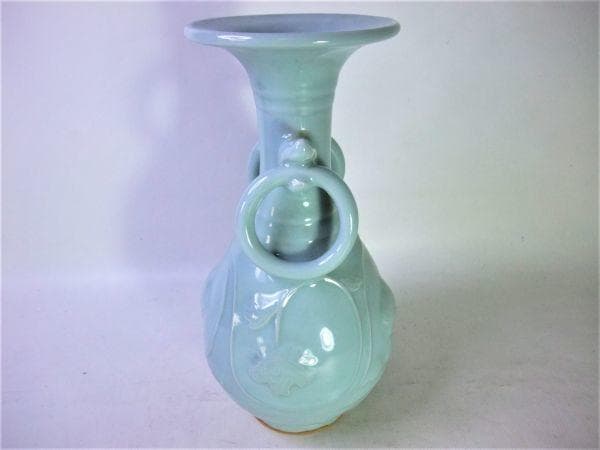 青磁 彫刻 双耳付 環耳 花瓶 花生 銘「圓山」逸品 共箱