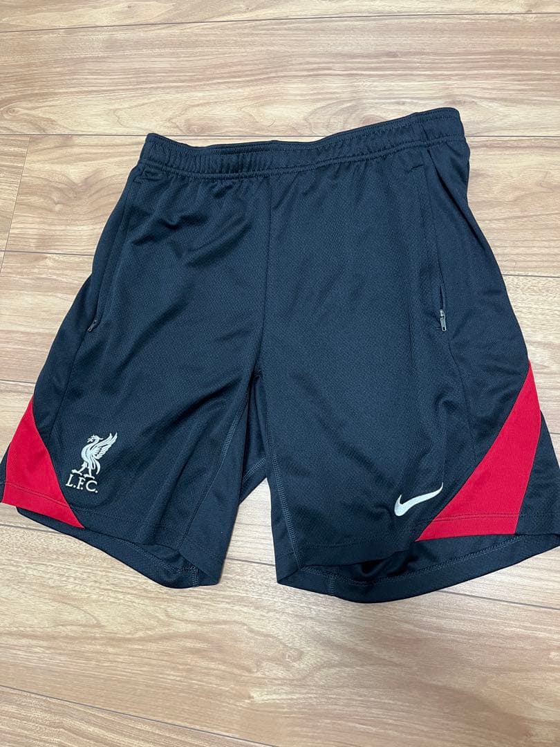 Liverpool FC Nike Dri-FIT サッカーウェアセット
