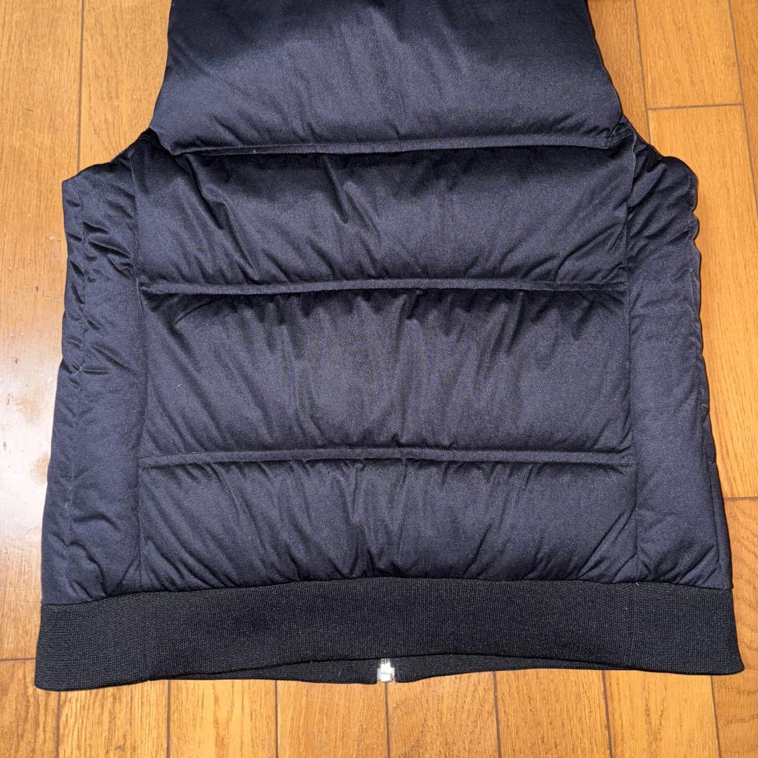 美品　オークリー ダウンベスト　M レディースゴルフウェア　ゴルフベスト 黒