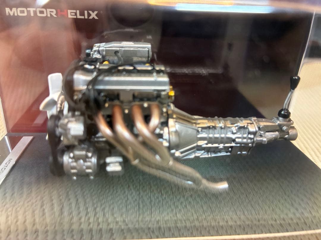 MOTOR HELIX 1/18 トヨタ 4A-GE エンジン