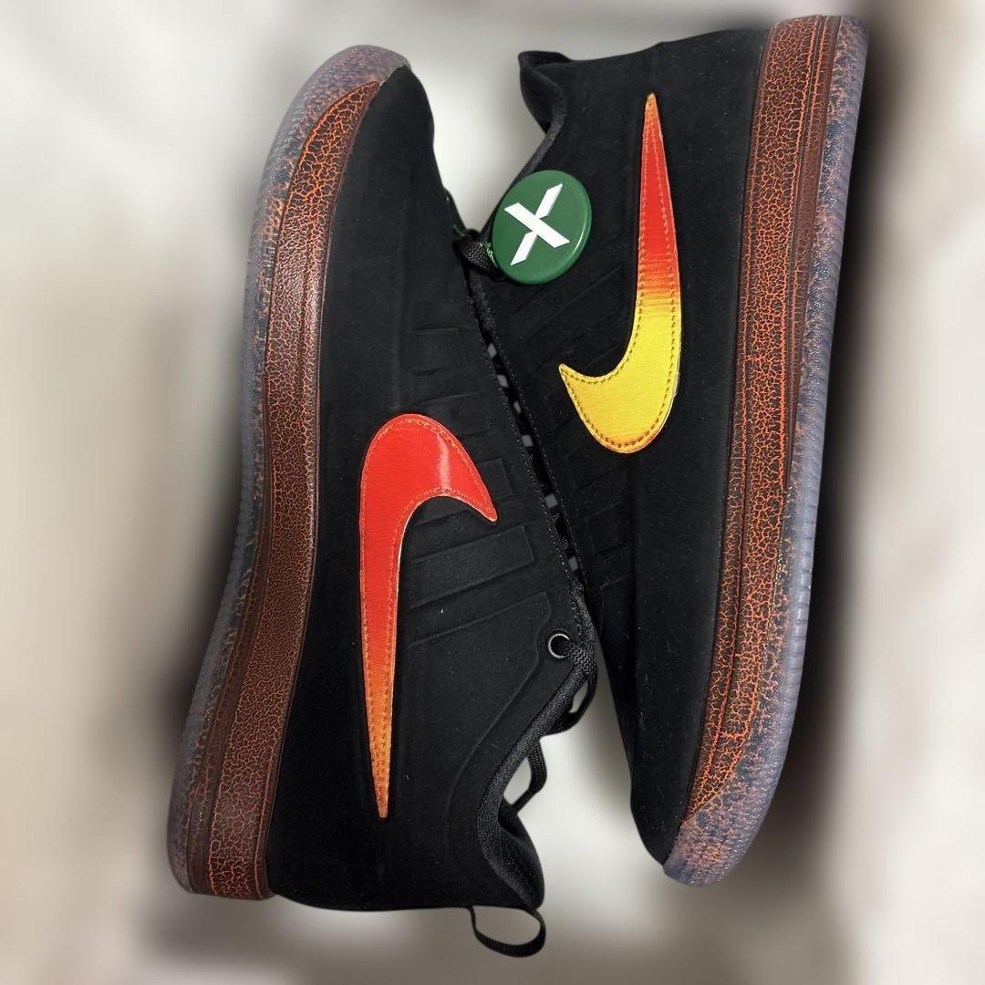 本日限定NIKE BOOK 2 グローバルラスト