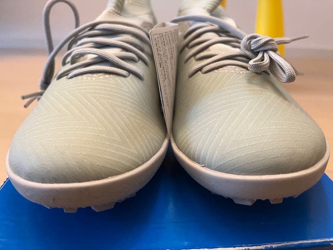 adidas NEMESIS ライトグレー シューズ