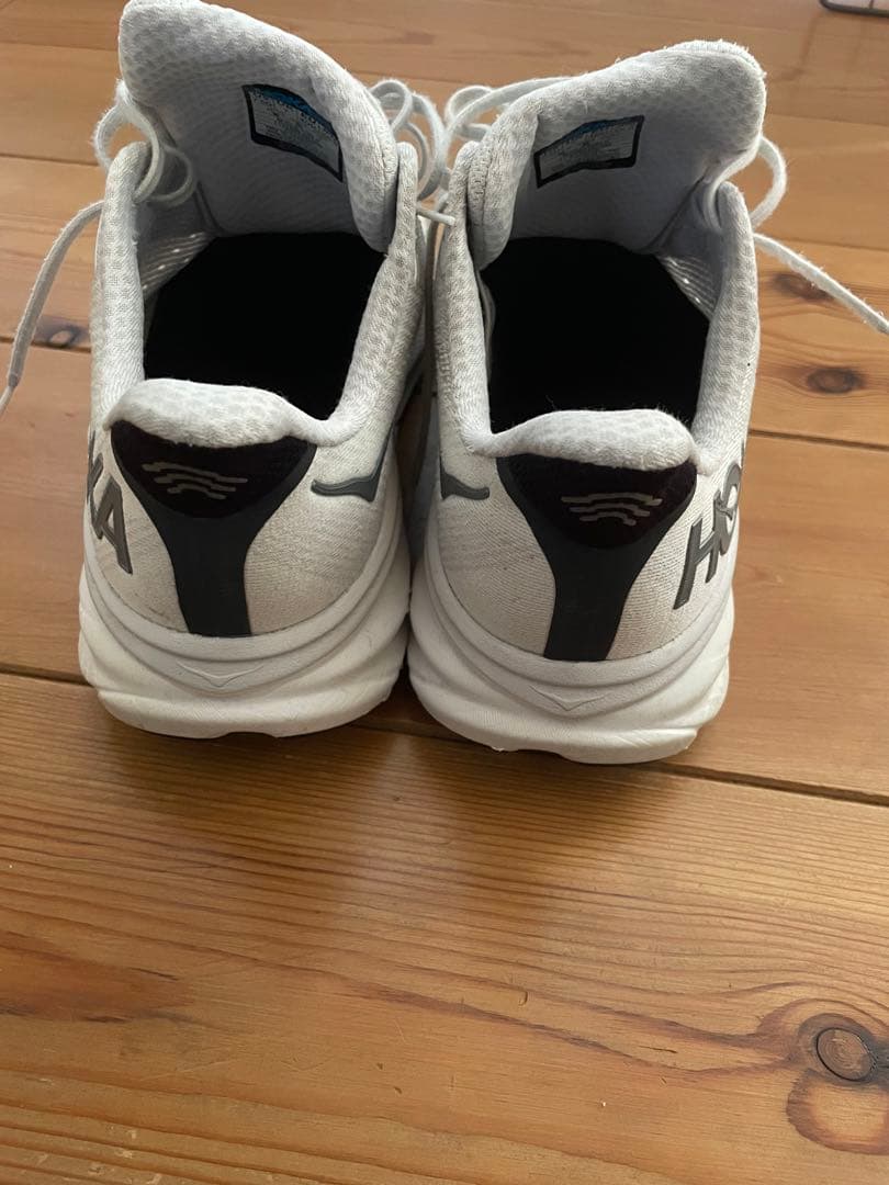 ホカオネオネ　HOKA ランニングシューズ サイズ25.5