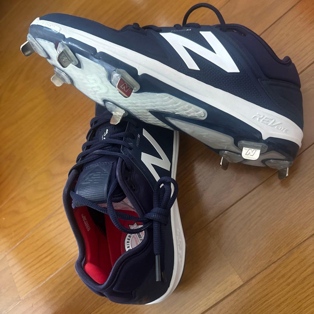 New Balance REVlite ネイビー/ホワイト スパイク