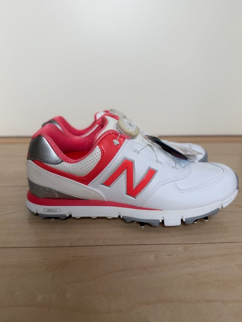 新品New Balance 574 女性用ゴルフシューズ