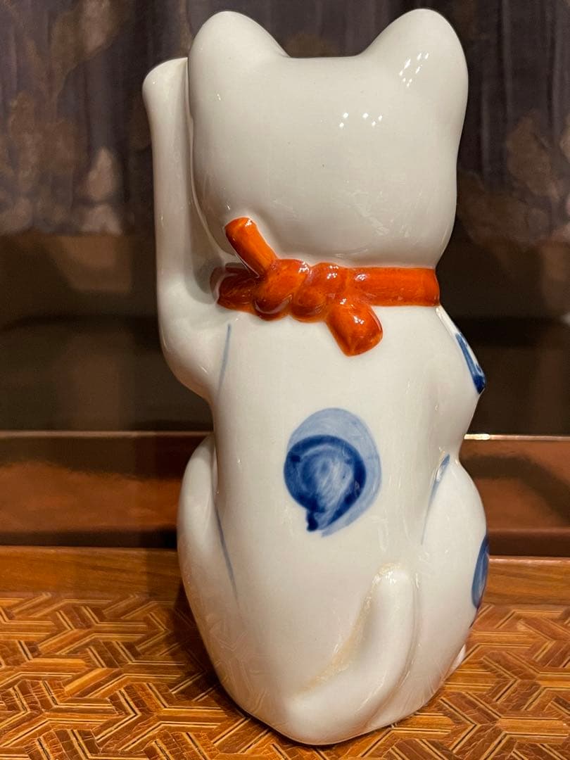 【美品】猫　白猫　招き猫　骨董　陶器　置物　インテリア　工芸品　美術品