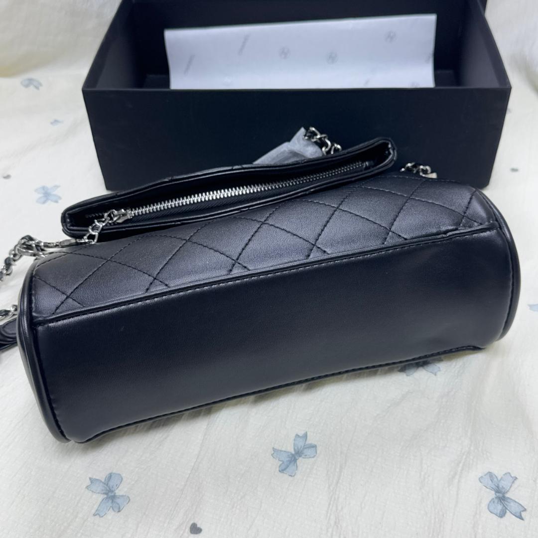 美品✨VIP✨限定ブラックレザー ショルダーバッグ