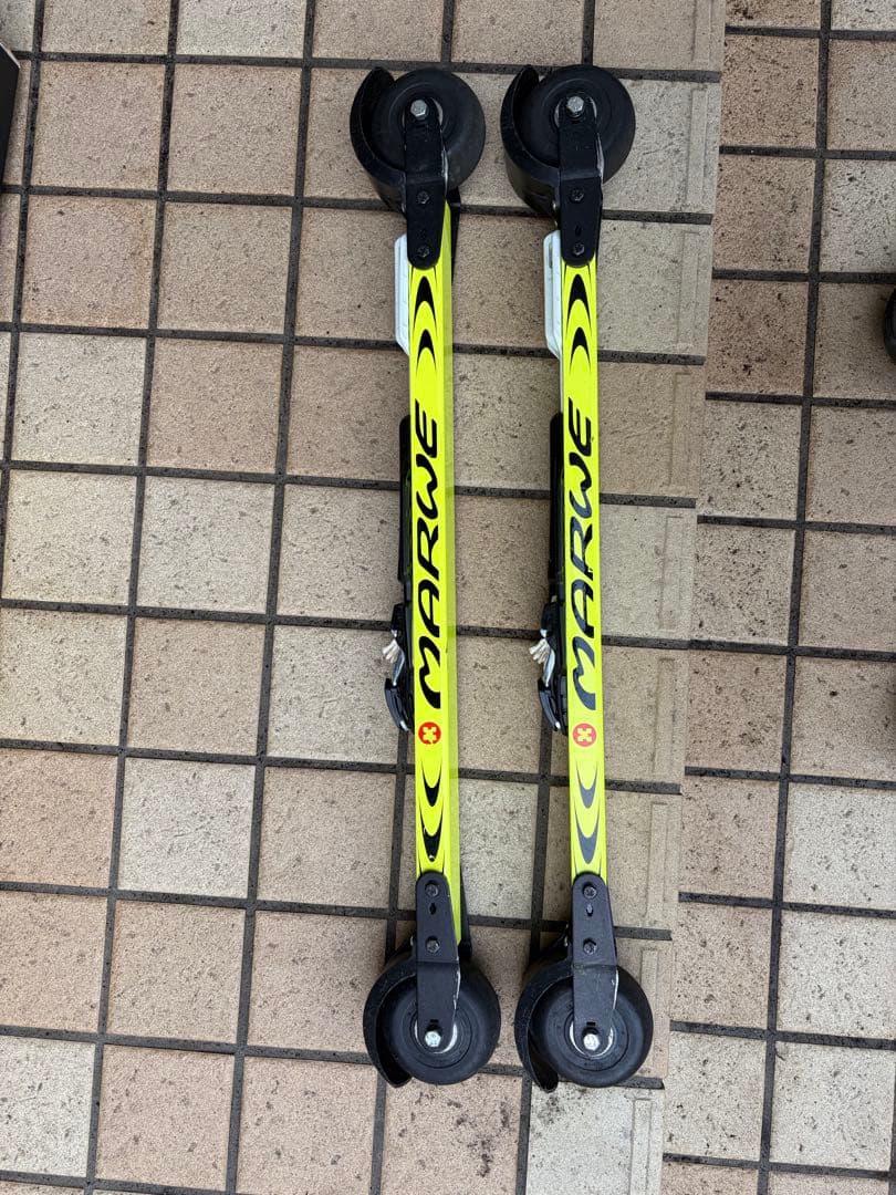 MARWE ローラースキー イエロー 箱付き