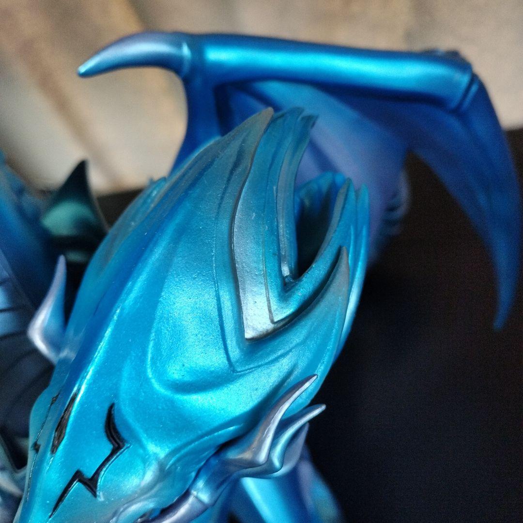 遊戯王　ブルーアイズアルティメットドラゴン　MONDO フィギュア