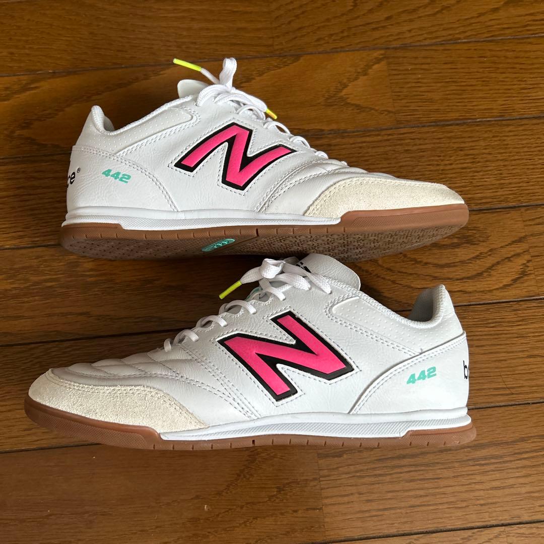 New Balance 442 フットサルシューズ ホワイト/ピンク