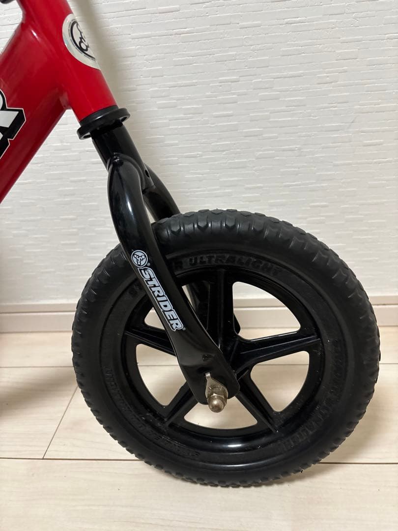 ストライダーSTRIDER12スポーツモデル12インチ　RD