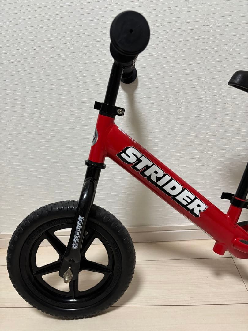 ストライダーSTRIDER12スポーツモデル12インチ　RD